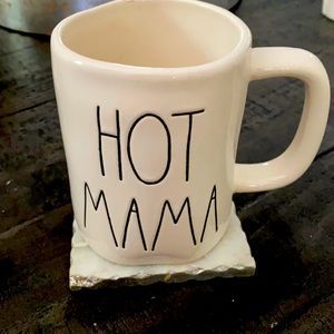 NWOT Rae Dunn “Hot Mama” Mug